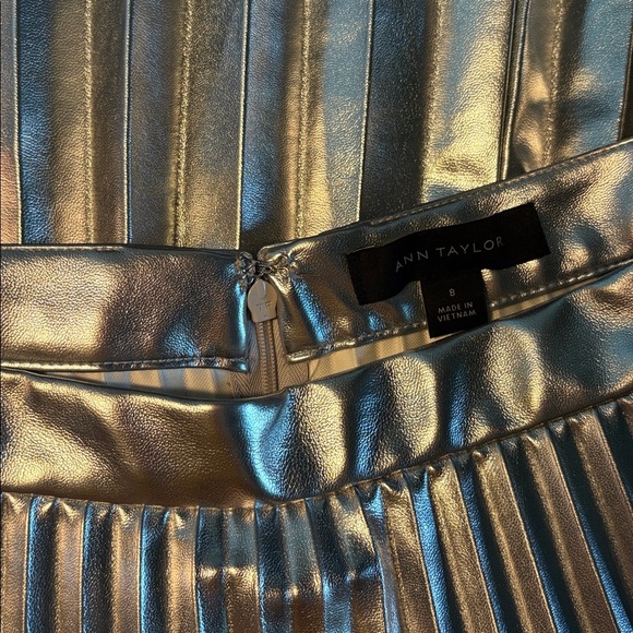 Ann Taylor Metallic Shiny Silver Pleated Midi Skirt with flare bottom - Picture 13 of 13